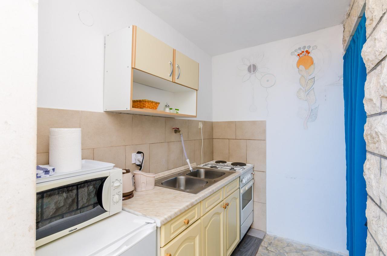 Nikola Guest house